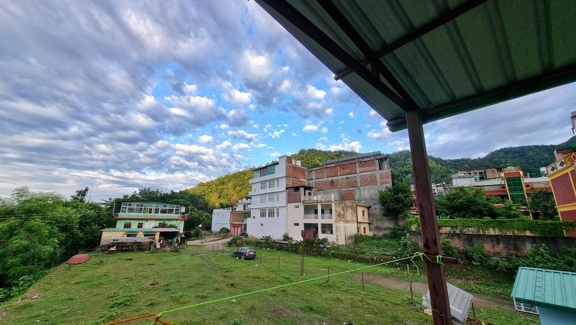 Landlopers Hostel リシケーシュ エクステリア 写真