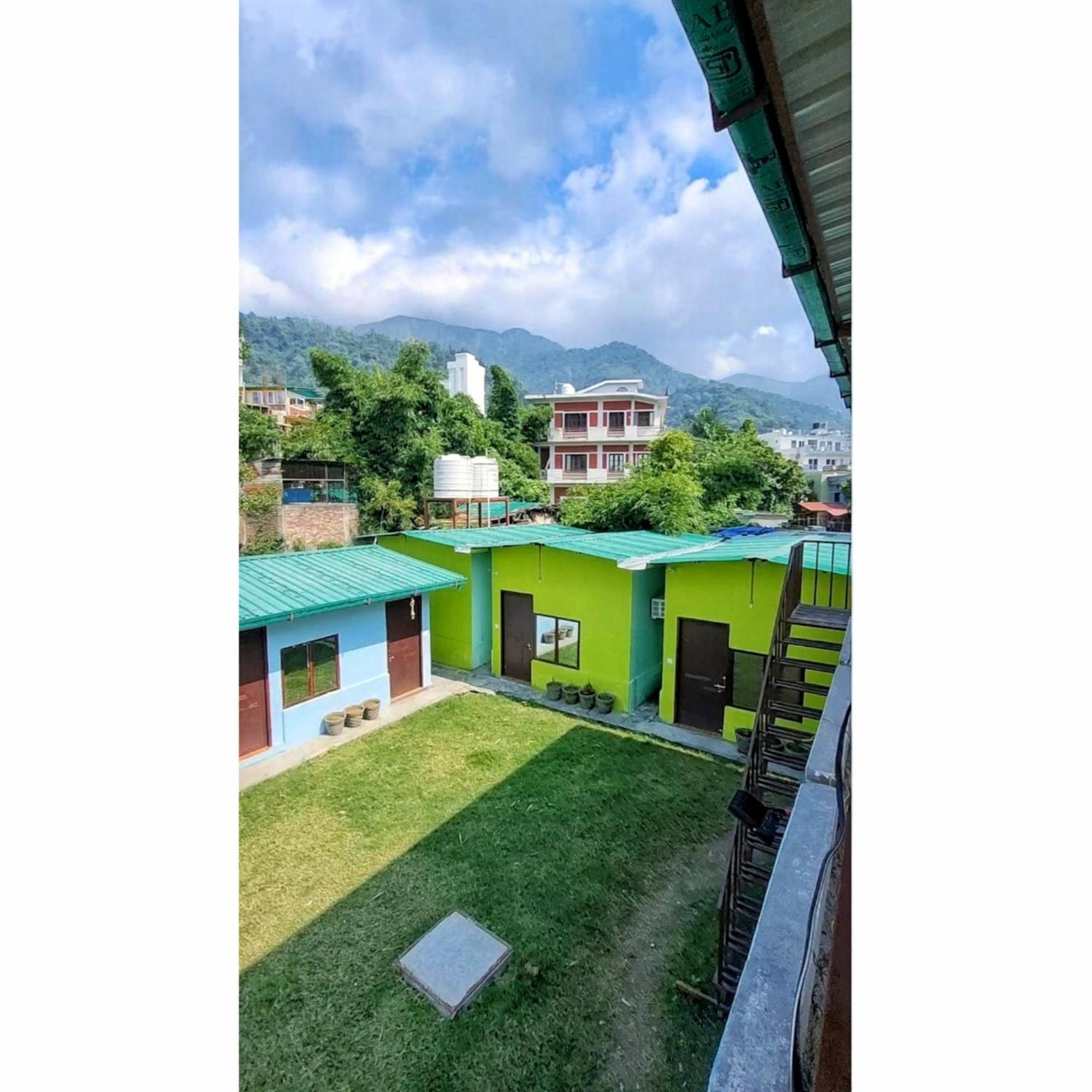 Landlopers Hostel リシケーシュ エクステリア 写真