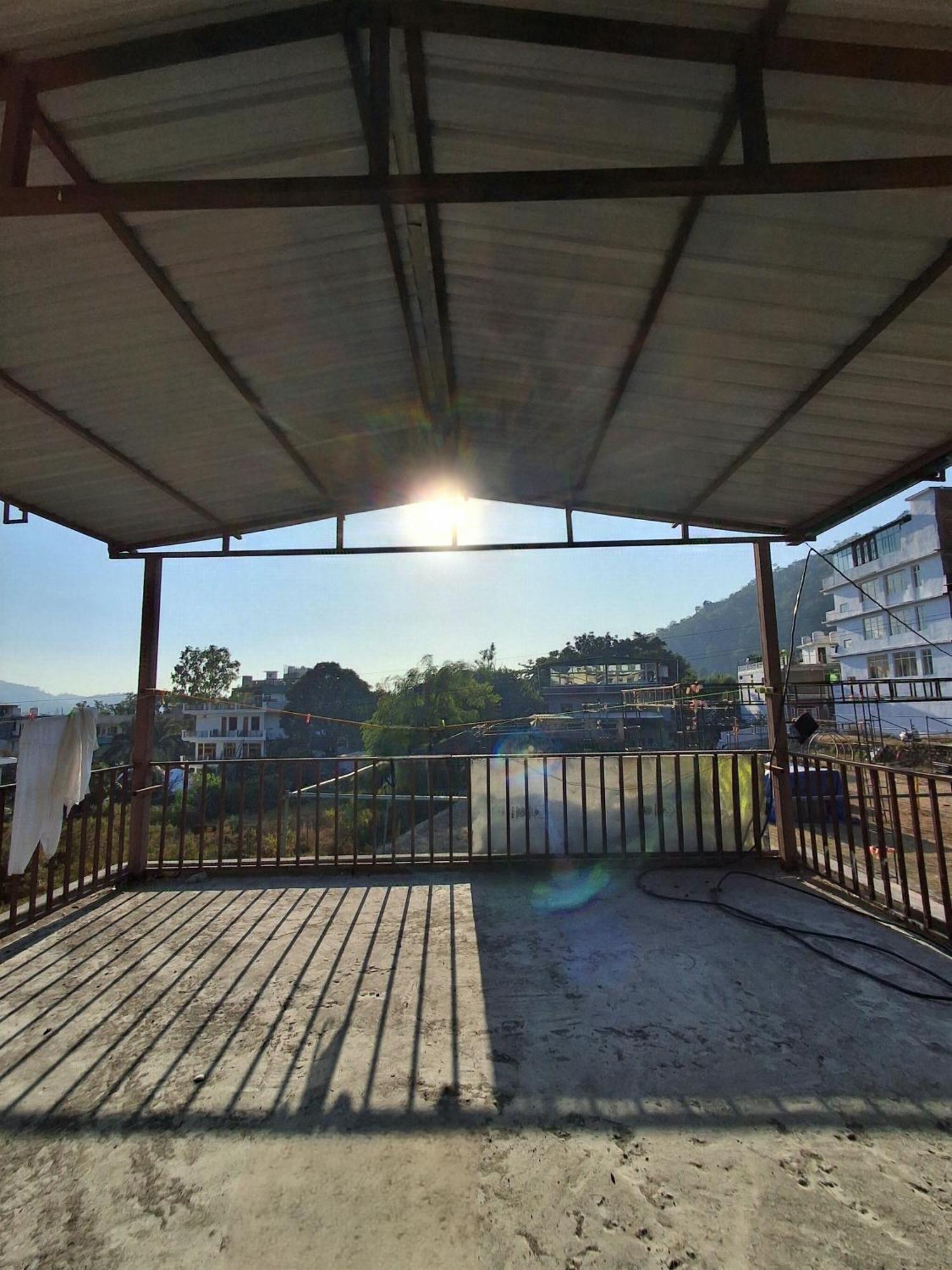 Landlopers Hostel リシケーシュ エクステリア 写真